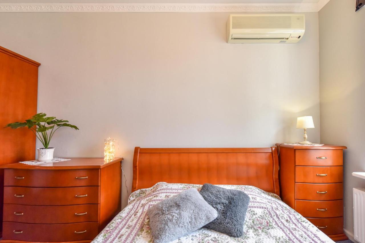 Hotel Jugend With Self Check-In Liepaja Bagian luar foto
