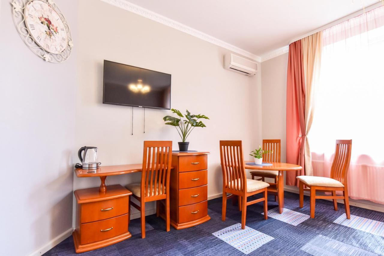 Hotel Jugend With Self Check-In Liepaja Bagian luar foto