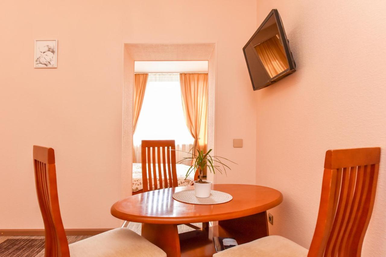 Hotel Jugend With Self Check-In Liepaja Bagian luar foto