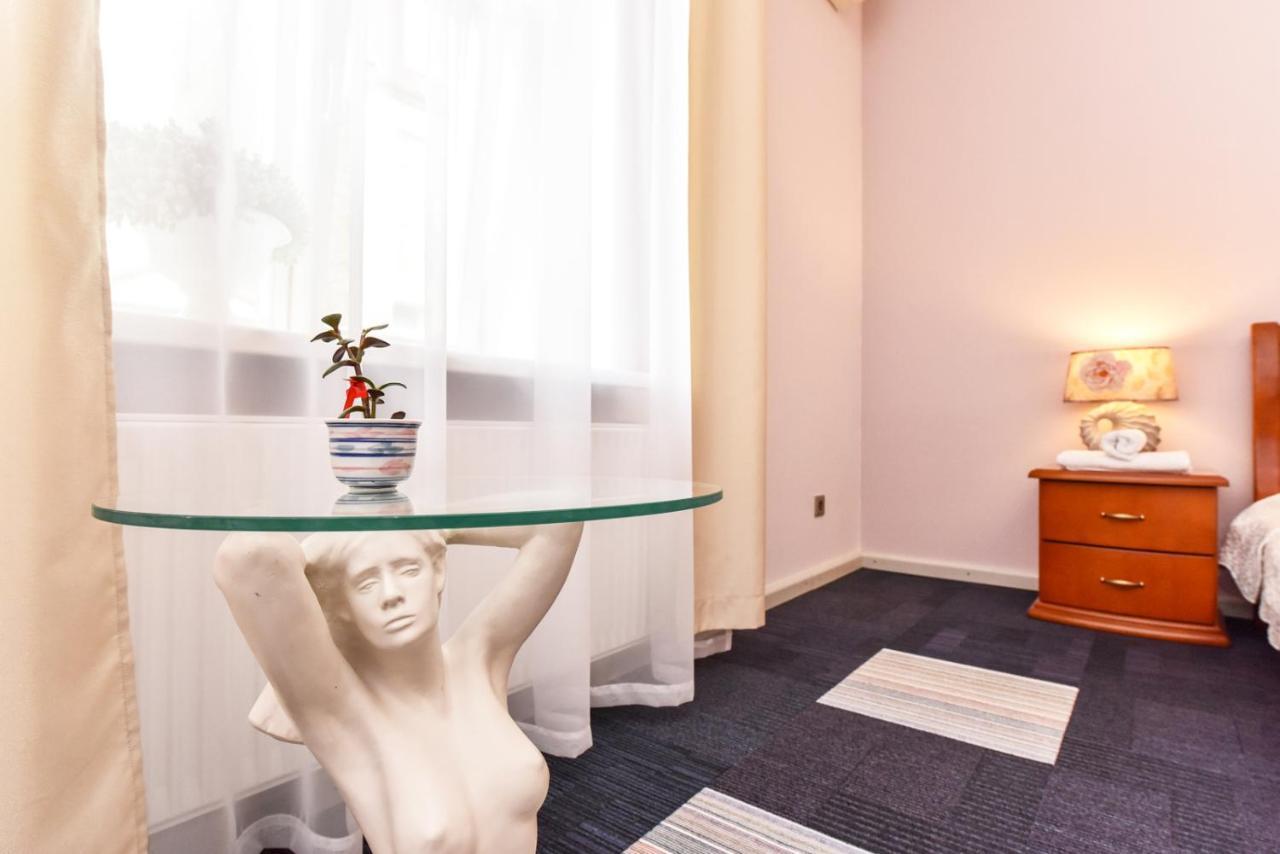 Hotel Jugend With Self Check-In Liepaja Bagian luar foto